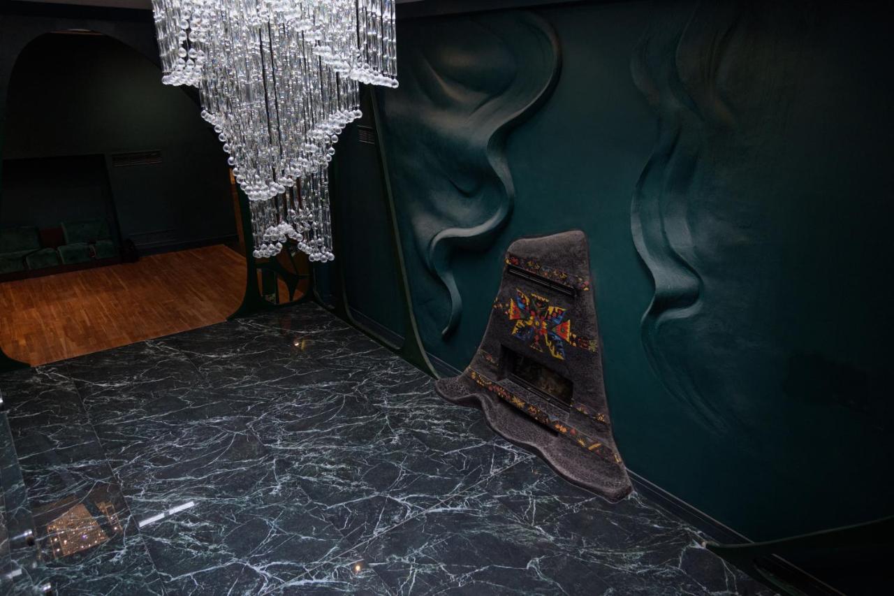 Arka Art Hotel Kashari 外观 照片 The tomb of the Prophet Ezekiel