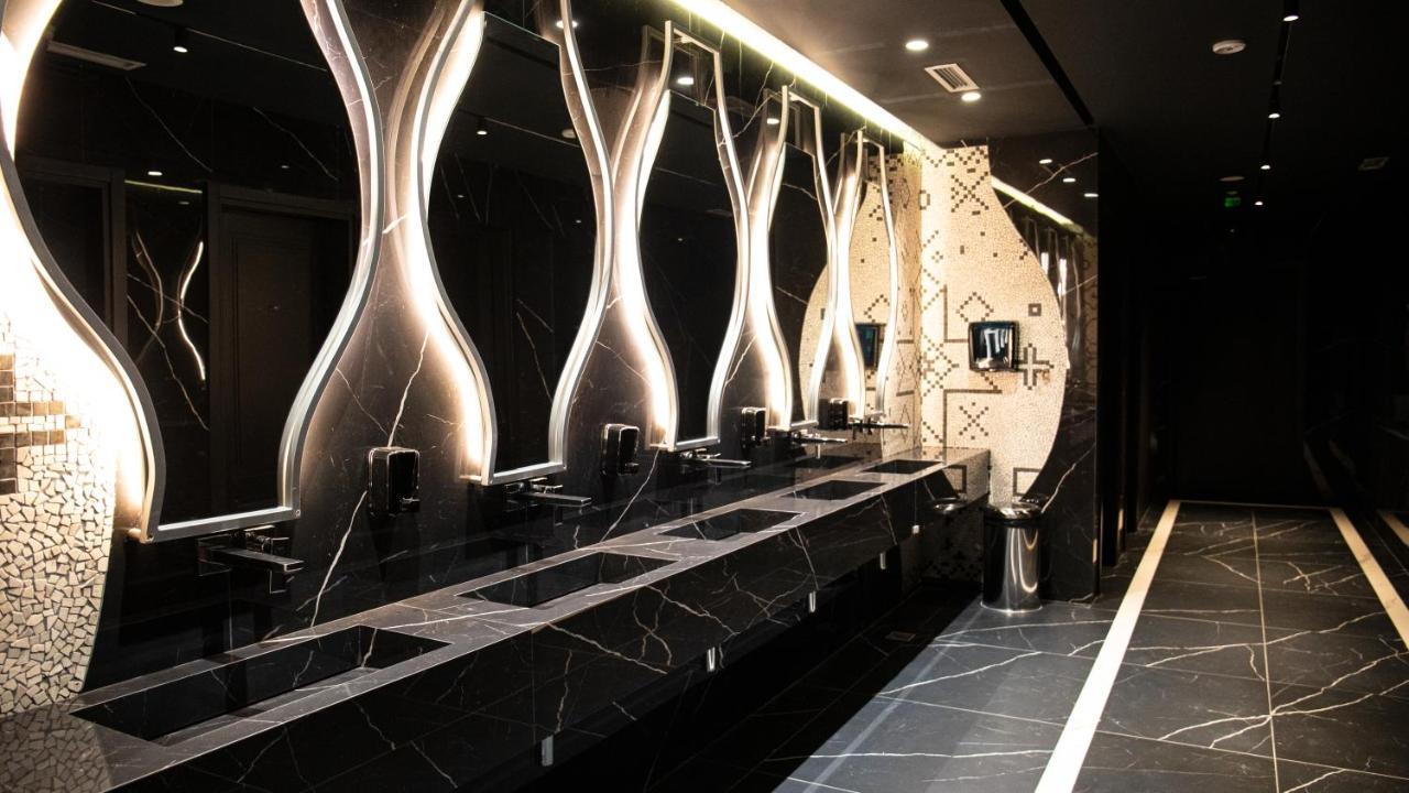 Arka Art Hotel Kashari 外观 照片 The interior of the restroom at the 2012 Olympics
