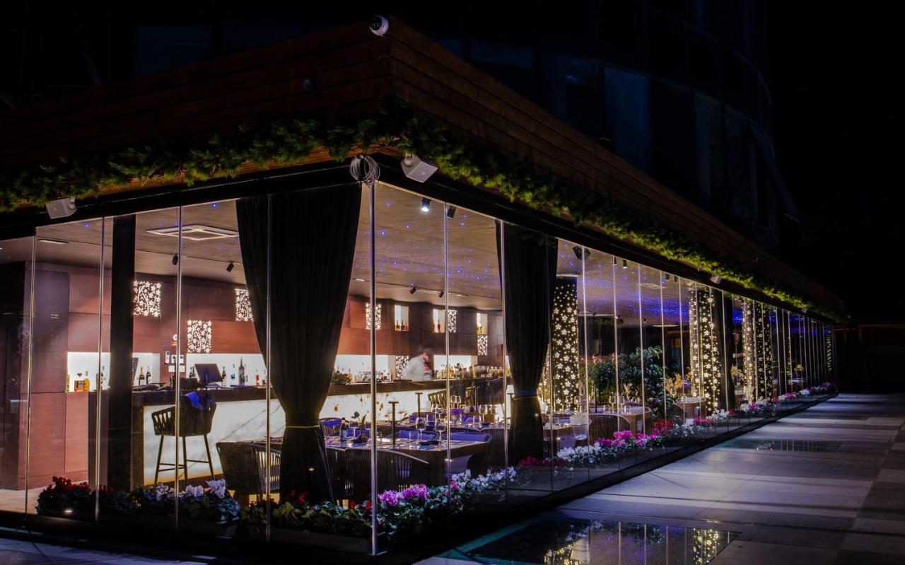 Arka Art Hotel Kashari 外观 照片 The restaurant at night