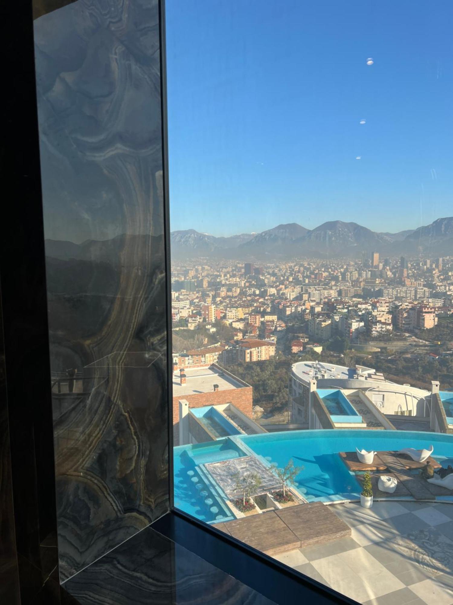 Arka Art Hotel Kashari 外观 照片 View of the city from the hotel
