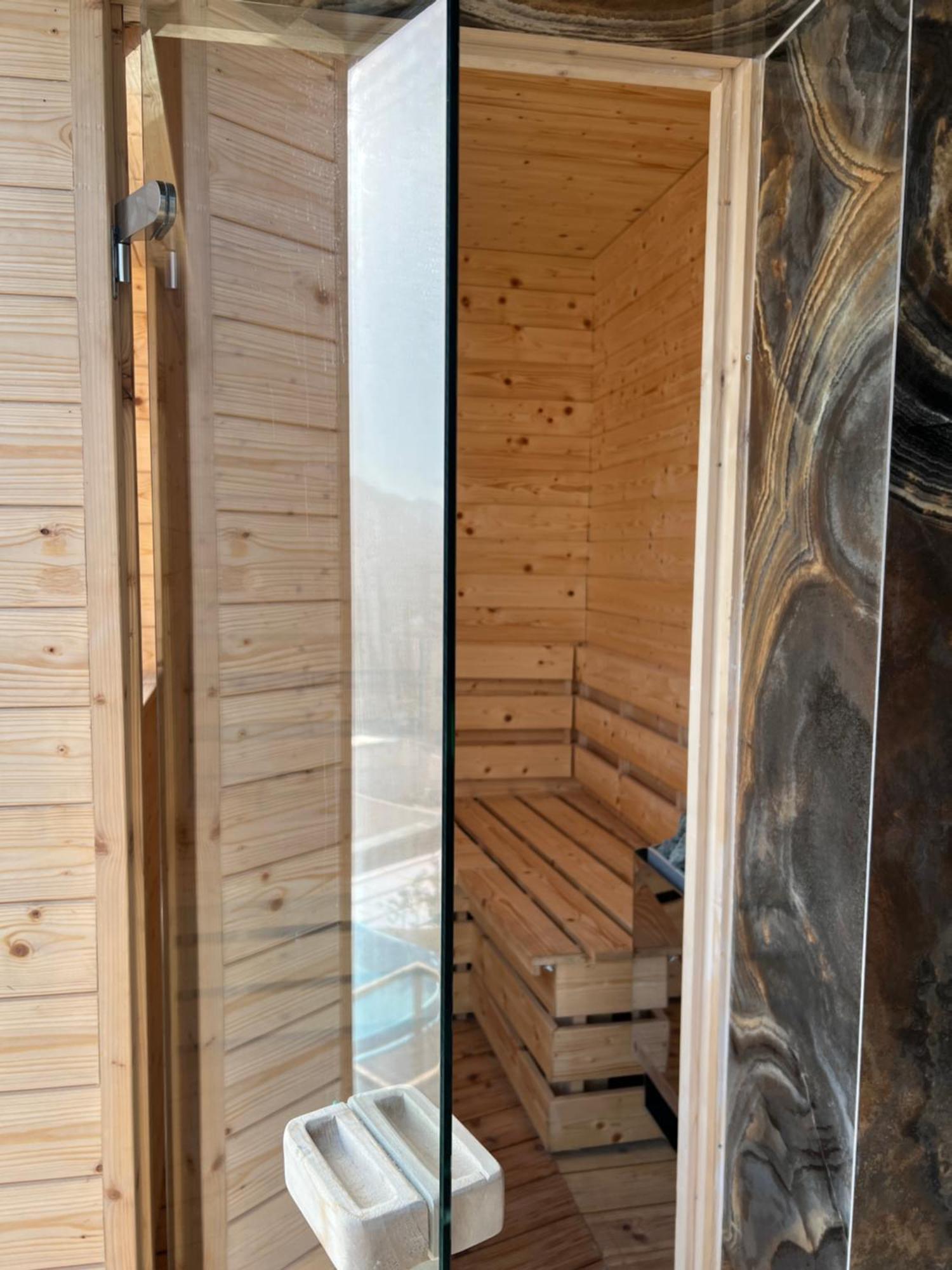 Arka Art Hotel Kashari 外观 照片 A modern Finnish sauna