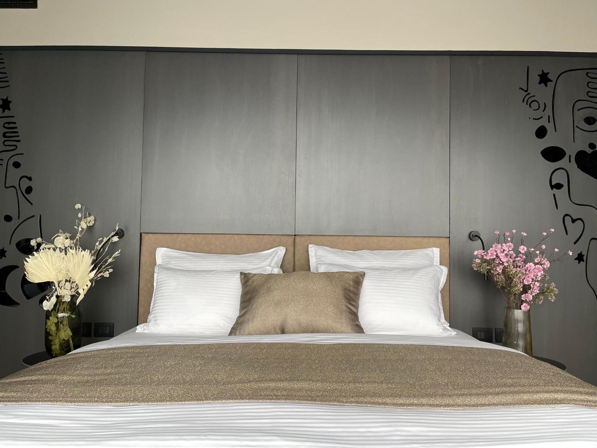 Arka Art Hotel Kashari 外观 照片 A bedroom